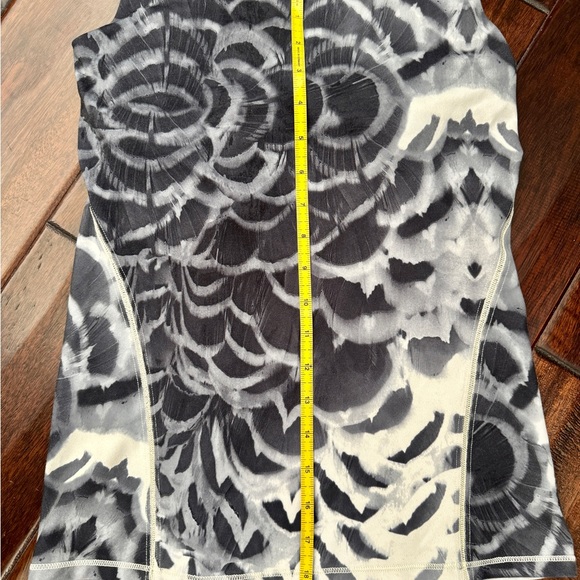 Lululemon Athletica Tank Top - Picture 4 of 7